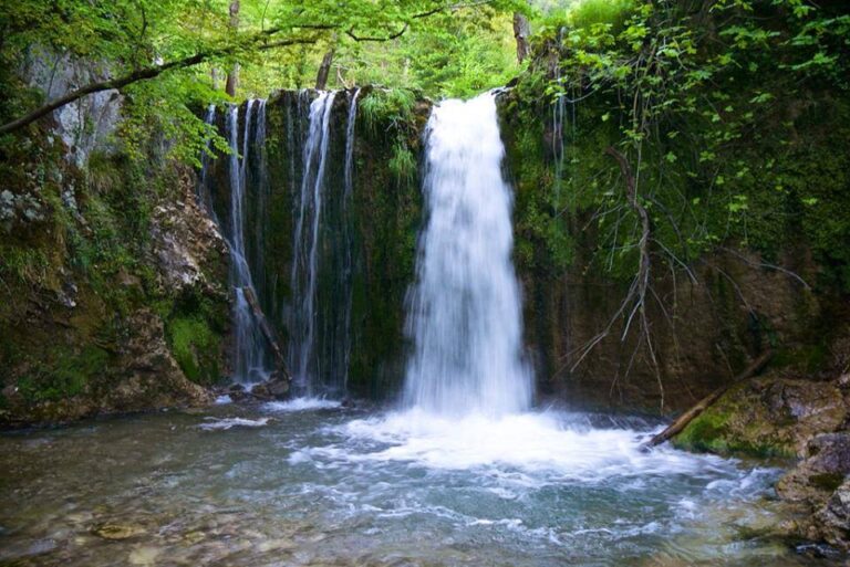 Boschi, ruscelli e cascate: le meraviglie della Valle delle Ferriere