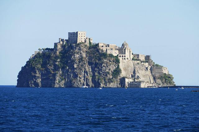 Come raggiungere Ischia da Napoli
