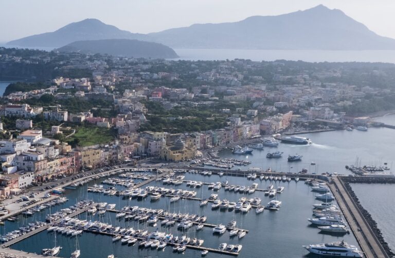 Procida Vela Cup 2024: tradizione e innovazione nel Golfo di Napoli