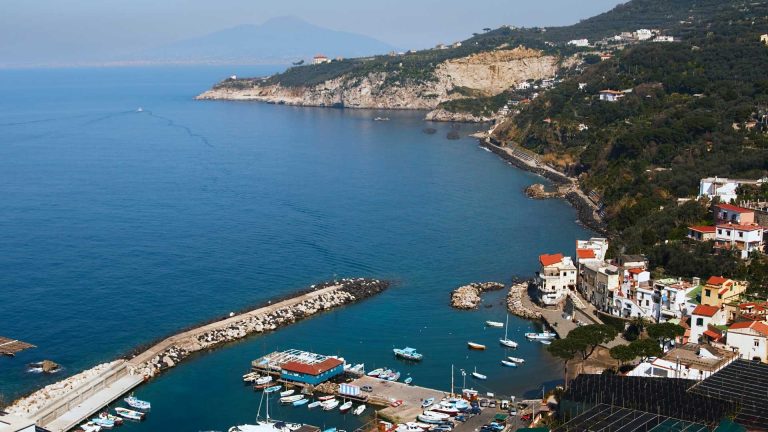 Il sentiero di Punta Campanella: escursione tra mare e natura