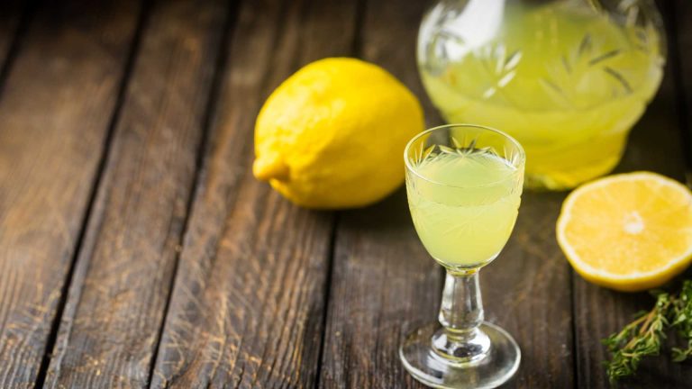 Il limoncello della Costiera Amalfitana: storia e tradizione