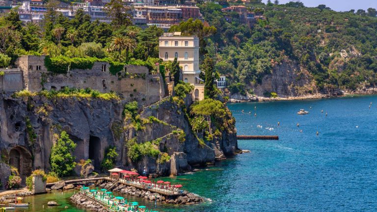 Le spiagge accessibili della Costiera Sorrentina: guida per tutti