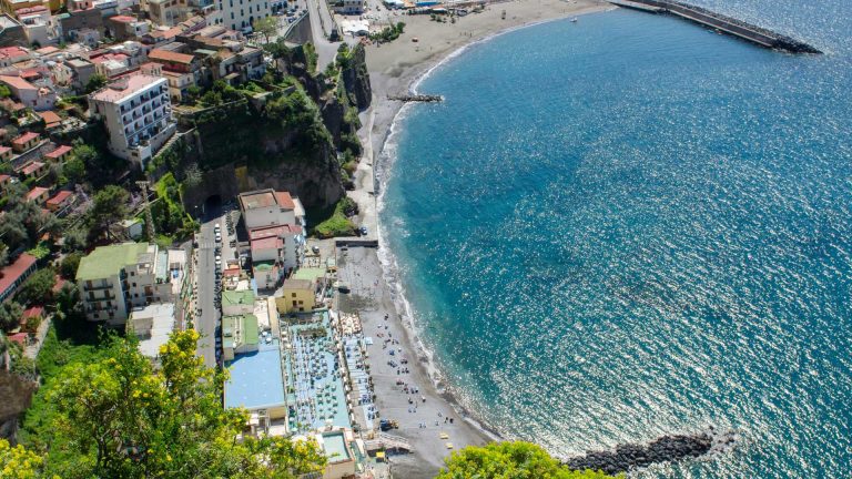 Le spiagge più belle della Costiera Sorrentina: dove andare