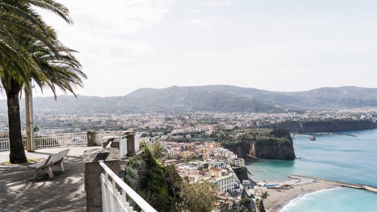 Spiagge di sabbia in Costiera Sorrentina: dove trovarle