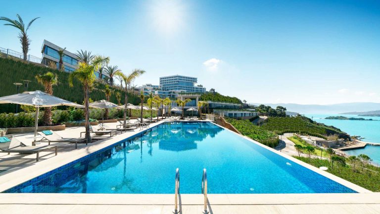 Hotel con piscina in Costiera Sorrentina: relax e vista mozzafiato