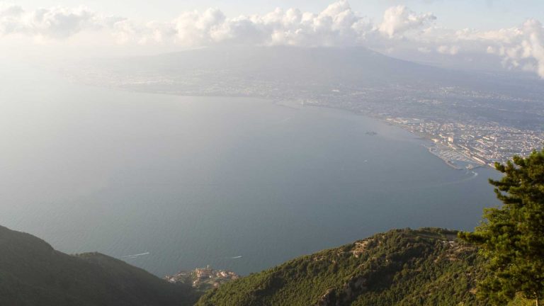 Escursione da Pimonte a Monte Faito: tra boschi, castagni e vista sul Golfo