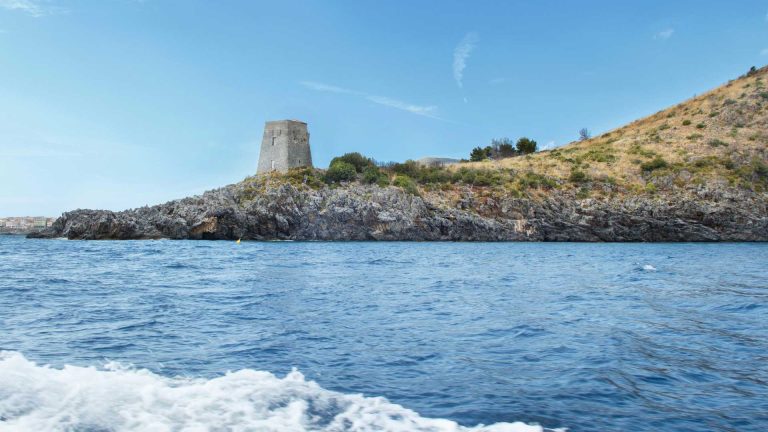 Torri costiere e leggende della Penisola Sorrentina