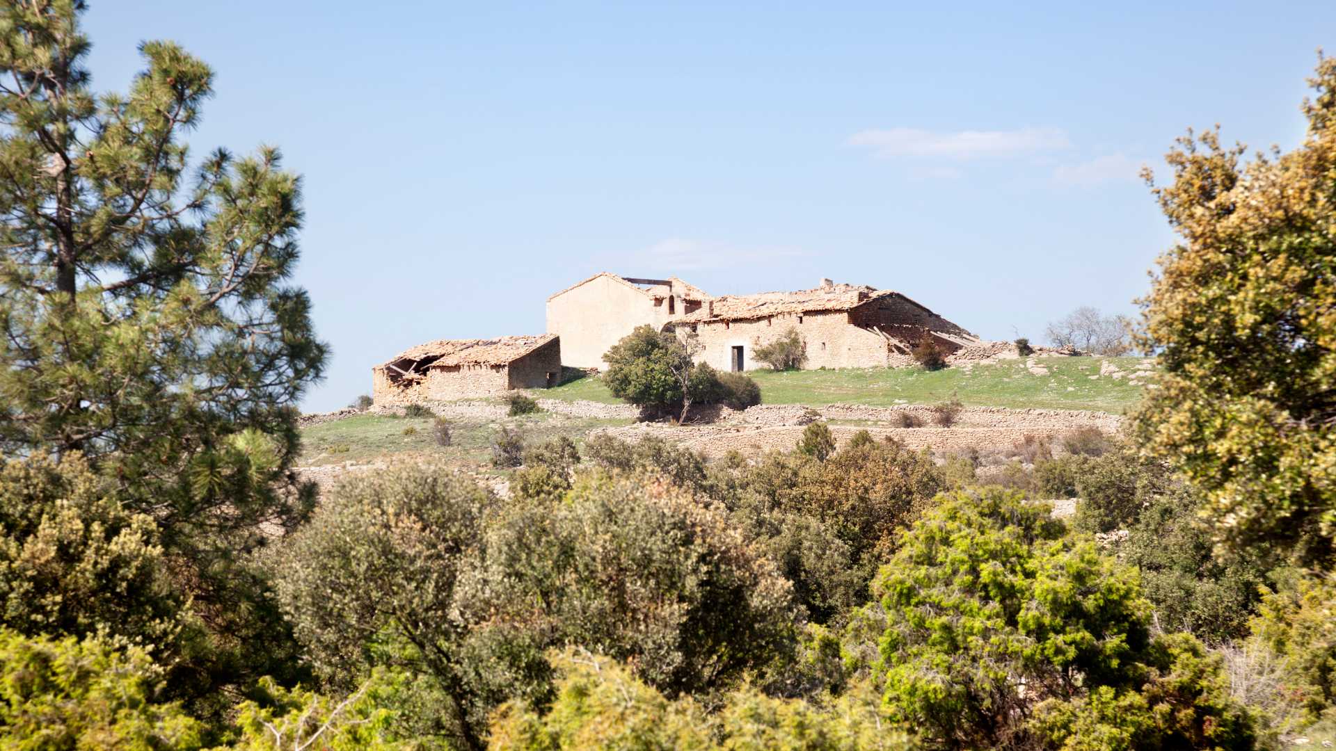 I monaci del deserto a Tramonti: l’eremo di San Michele