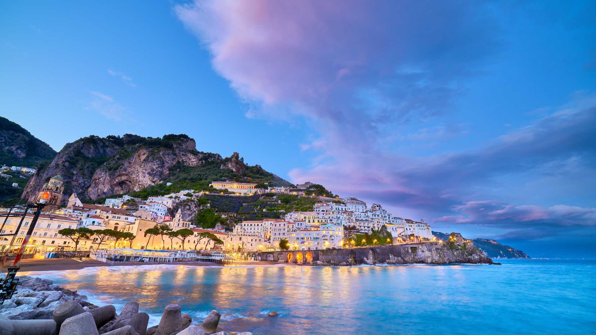 Amalfi by night: cosa fare la sera tra luci e locali