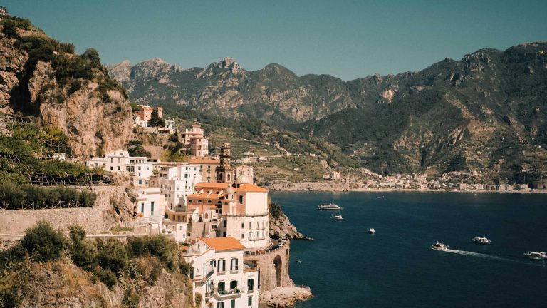 La carta di Amalfi: laboratorio artigianale tra storia e creatività