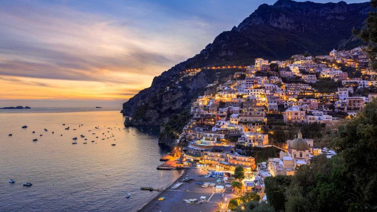 Positano di notte: musica dal vivo e cocktail vista luna