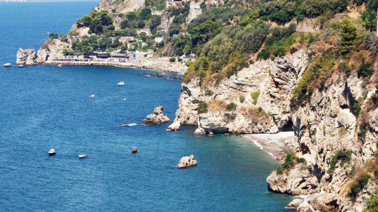 Costiera Sorrentina low cost: come risparmiare senza rinunciare al mare