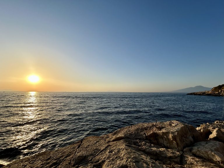Spiagge della Costiera Sorrentina perfette al tramonto