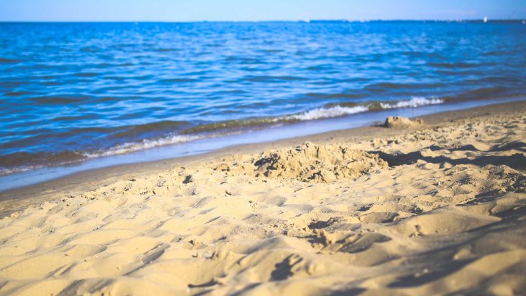 Spiagge libere in Costiera Amalfitana: dove andare e come arrivare