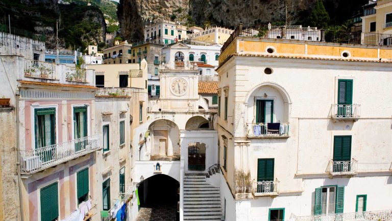 Cosa vedere ad Atrani tra vicoli, archi e scale