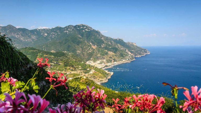 Cosa vedere a Ravello tra ville, giardini e terrazze sul mare