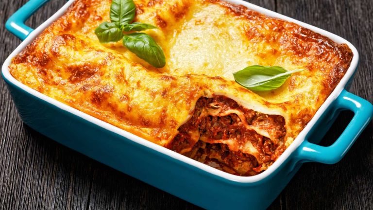 Origini dei piatti tipici del Carnevale a Napoli e in Costiera Sorrentina: storia, simboli e tradizioni
