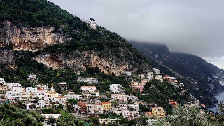 Mercati rionali e botteghe tipiche in Costiera Amalfitana