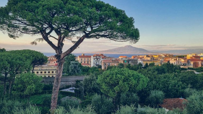 Da Sorrento a Massa Lubrense a piedi lungo la costa
