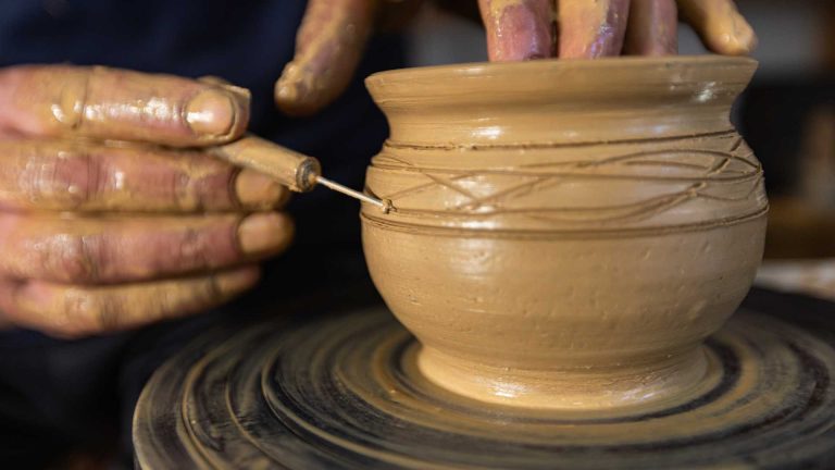 Laboratori e botteghe di ceramica tra Vietri e costiera