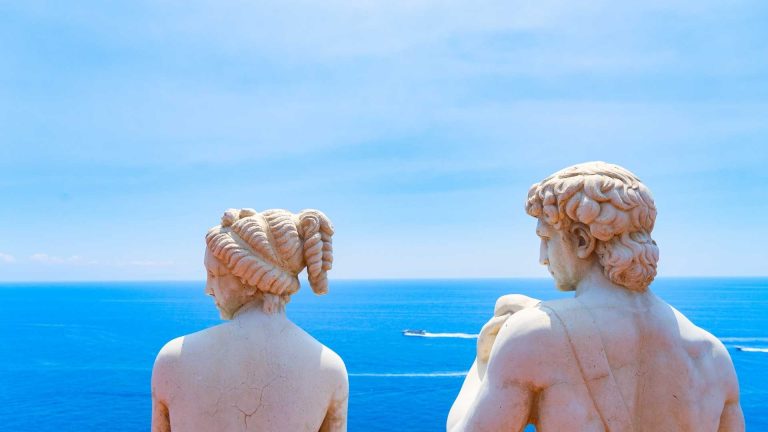 Costiera Amalfitana per lettori: itinerario tra libri e luoghi reali