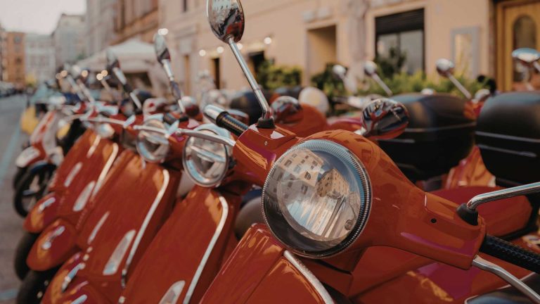 Noleggio scooter in Costiera Sorrentina: pro, contro e sicurezza