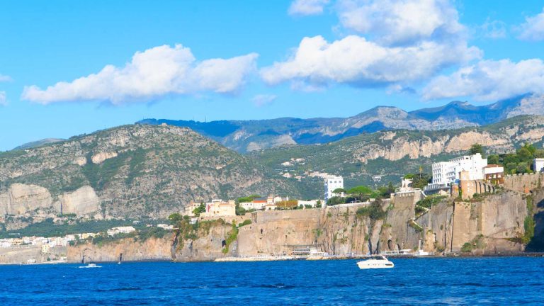 Dove dormire in Costiera Sorrentina se viaggi senza auto