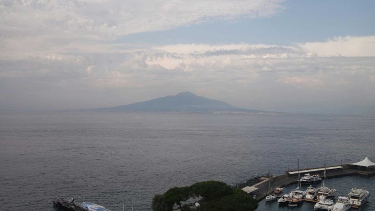 Meta di Sorrento o Sorrento: dove dormire se vuoi spendere meglio