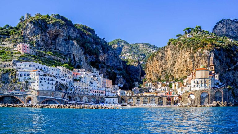 Salerno-Amalfi in giornata: traghetto, bus o combinazione? 
