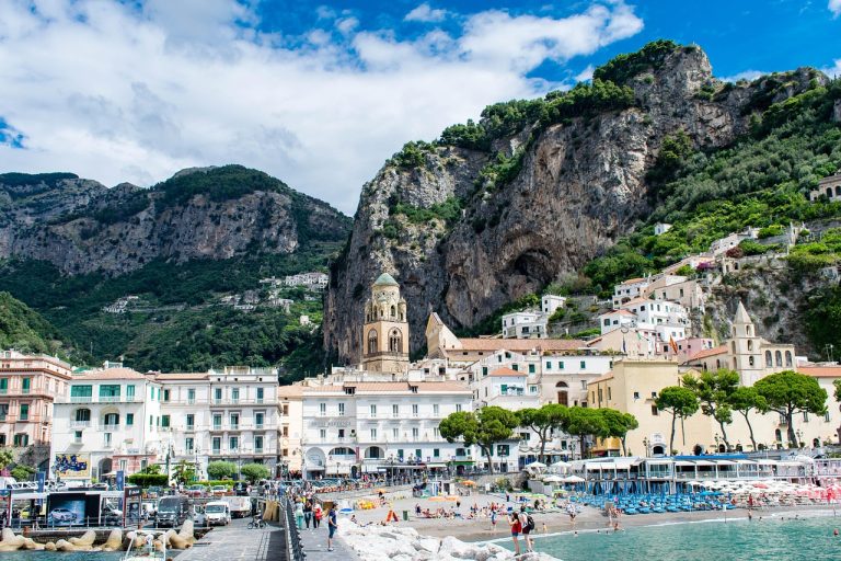 Maiori, Minori, Vietri o Amalfi: quali spiagge sono migliori con bambini