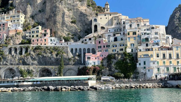 Cosa fare in Costiera Amalfitana con bambini se vuoi alternare mare e centro