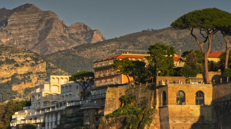 Dove dormire a Sant’Agnello: le zone migliori per chi vuole stare vicino a Sorrento