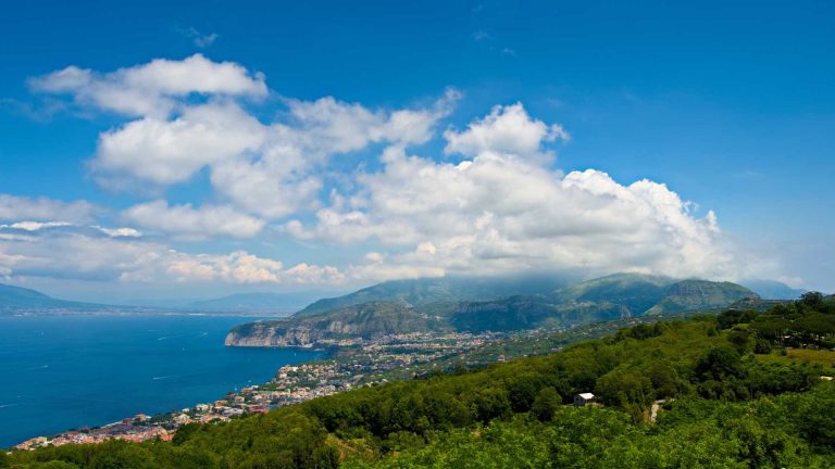 Passeggiata da Massa Lubrense a Marina della Lobra: itinerario semplice e panoramico
