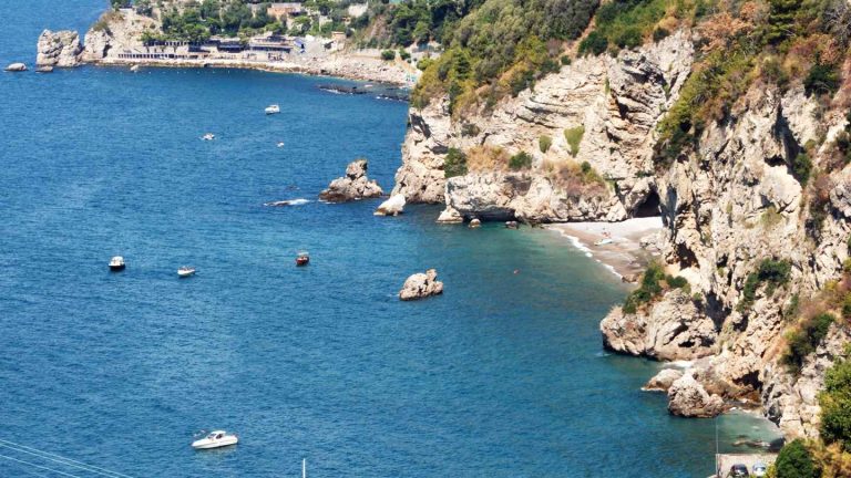 Spiagge di Vico Equense senza auto: dove scendere