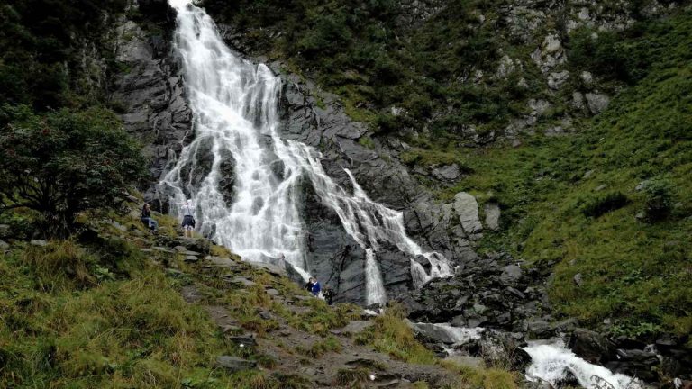 Valle delle Ferriere: quando andare per acqua e ombra