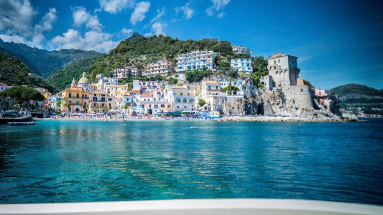 Cetara e Vietri in un giorno: itinerario da Salerno