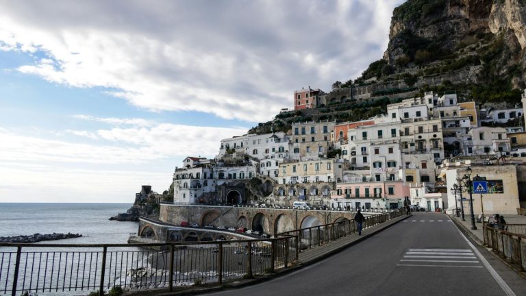 Amalfi oltre il Duomo: Arsenale, carta e vicoli