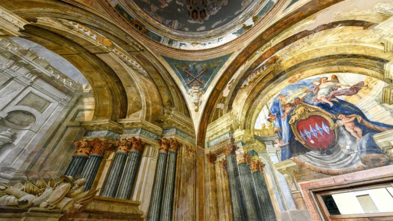 Sedil Dominova: il monumento che racconta l’antica Sorrento