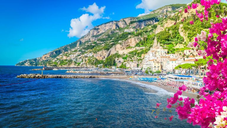 Amalfi in un giorno d’estate: il ritmo giusto tra mare e centro