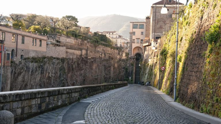 Mura antiche di Sorrento: da Parsano a San Valerio