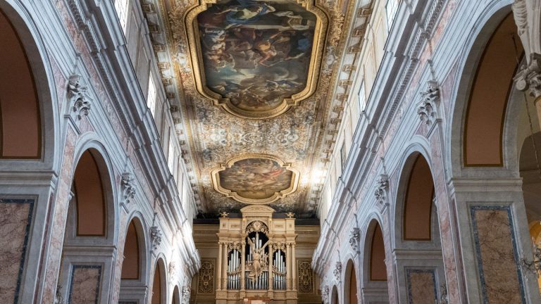 Cattedrale di Sorrento: le porte intarsiate e il campanile